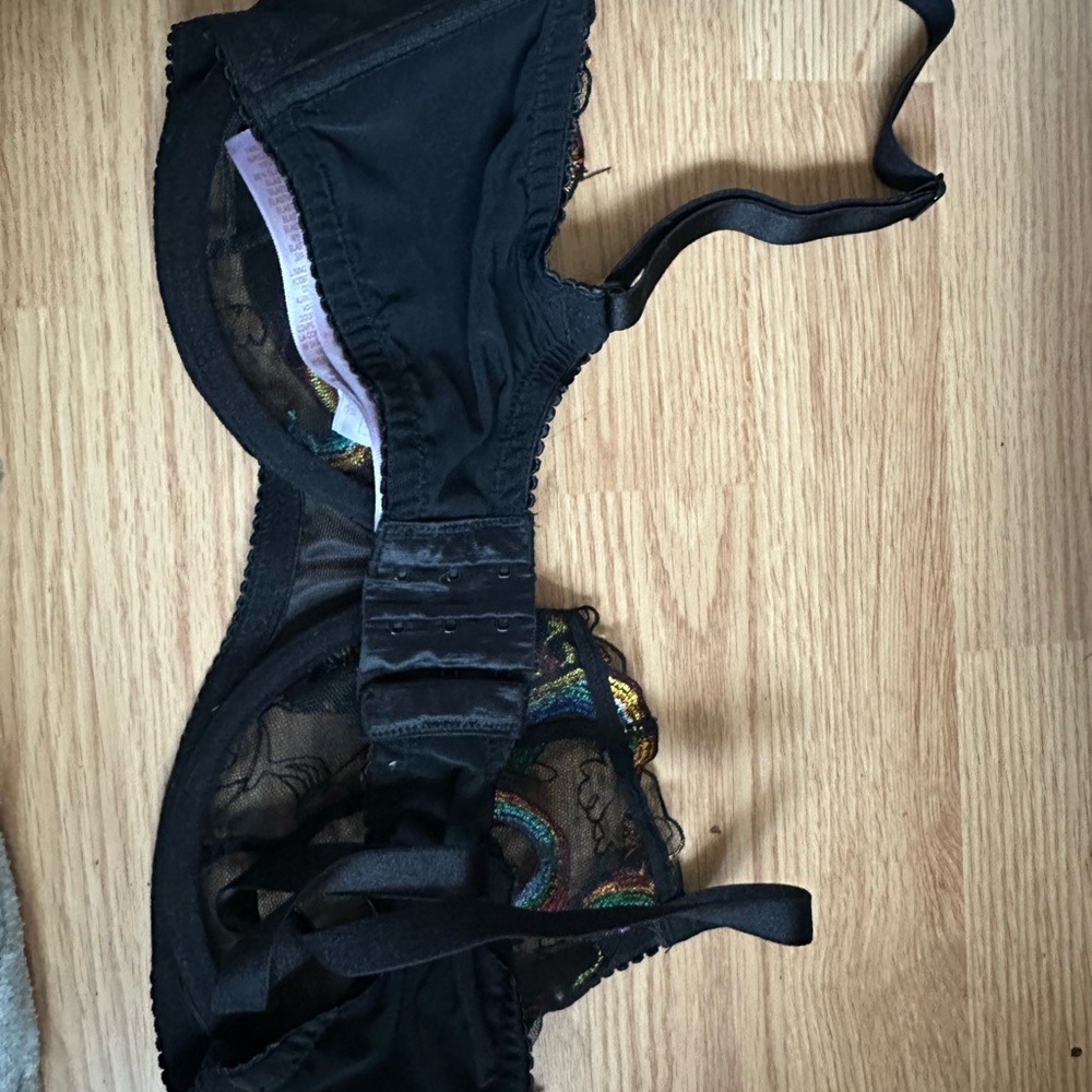 Savage X Fenty Black Embroidered Rainbow Heart Bra 36DD - Picture 3 of 5